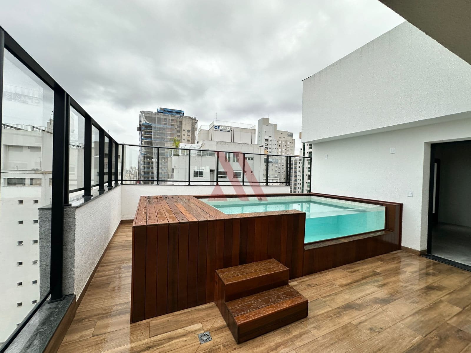 Cobertura no setor Marista 4 suítes, piscina privativa e vista definitiva para o parque