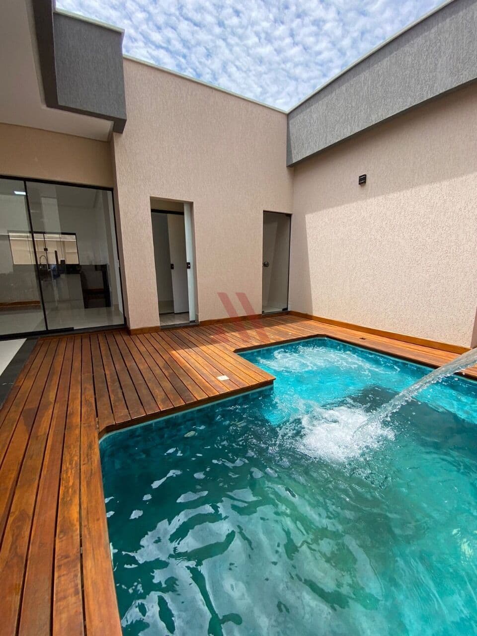 Casa Alto Padrão Condomínio Jardins Bolonha com 3 suítes com closet, área de churrasqueira com piscina