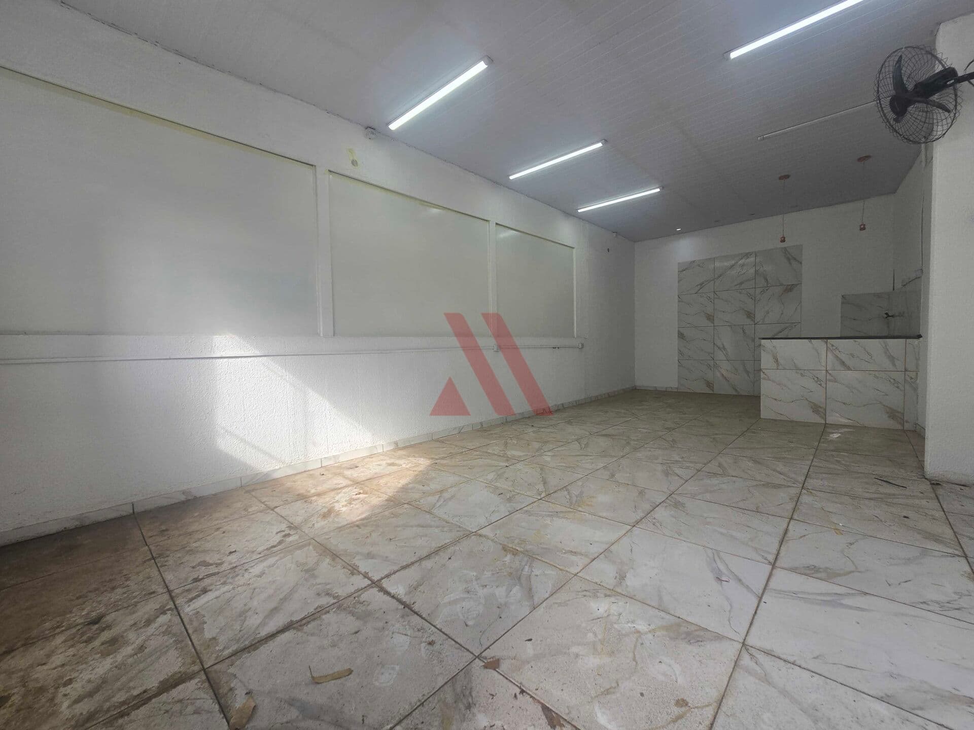 Setor Campinas Sala comercial 30m² em posto de combustível com grande fluxo de pedestres e veículos