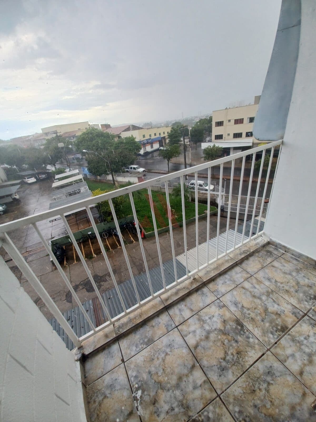 Apartamento para alugar de 2 quartos no Urias Magalhães no Cond. Quartier Saint Martin I