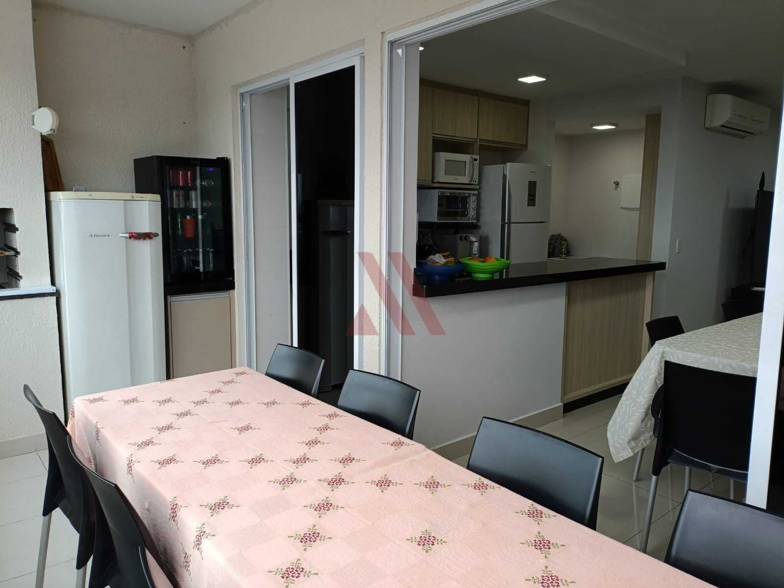 Setor Aeroporto Apartamento 3 suítes com churrasqueira a carvão montado em armários próximo a Praça do Avião disponível para venda