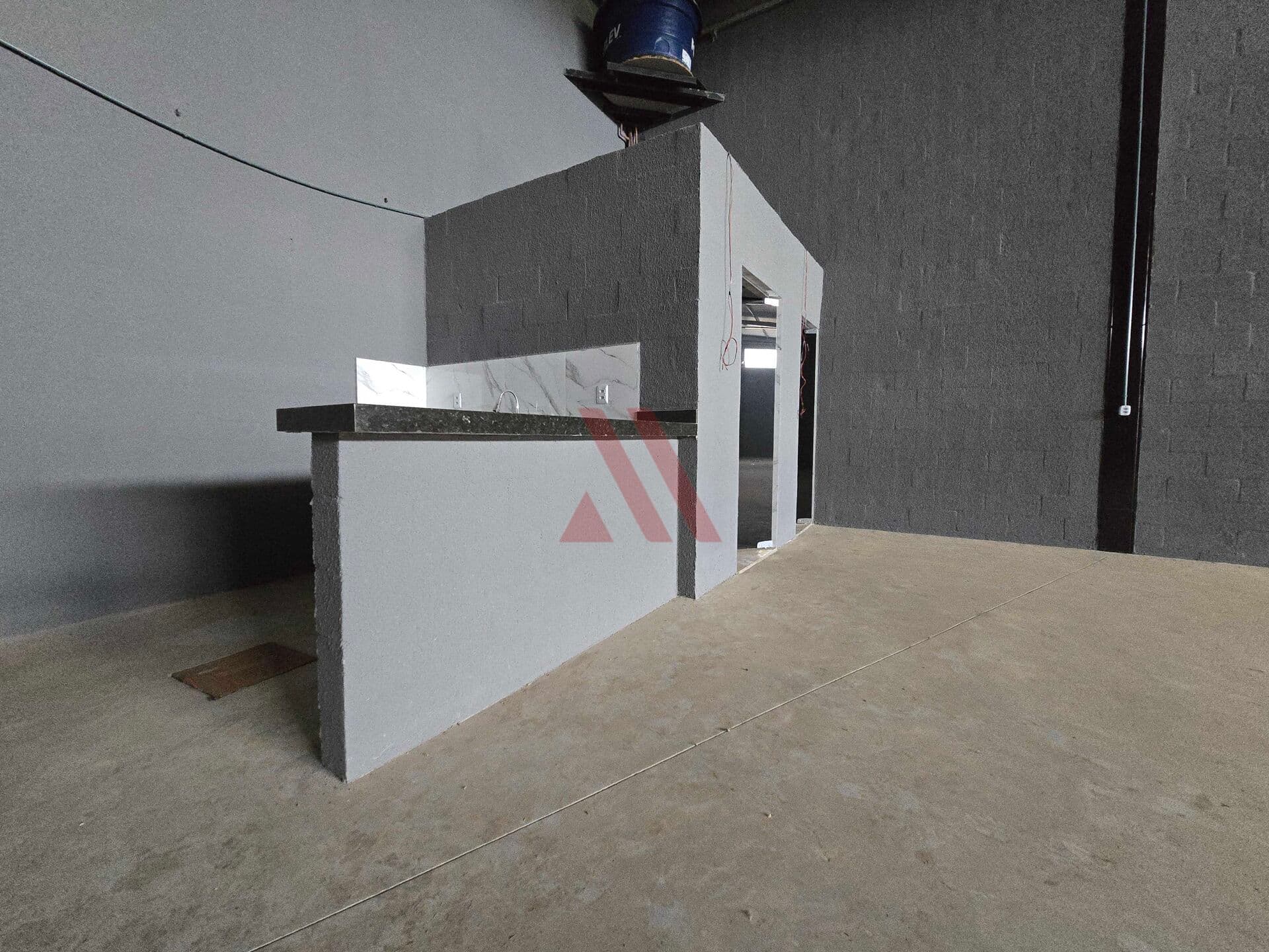 Jardim Buriti Sereno Galpão Comercial com portas automáticas disponível para aluguel