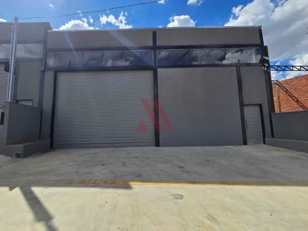 Jardim Buriti Sereno Galpão Comercial com portas automáticas disponível para aluguel