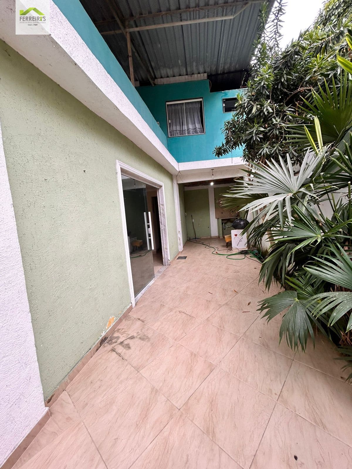 2 casas em Imbariê próximo à rua da feira