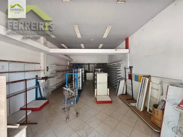 Loja grande em Saracuruna centro comercial