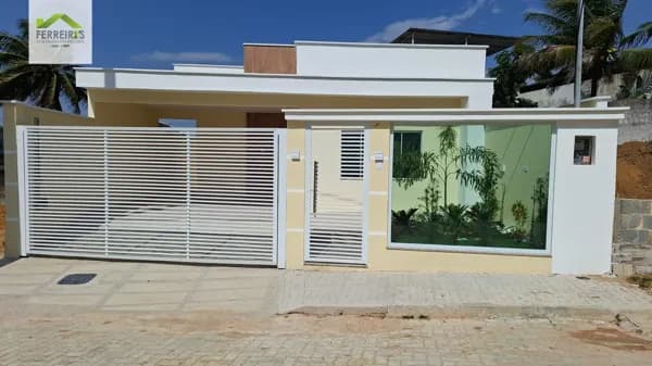 Casa nova em Chácara Arcampo financiada pelo banco.