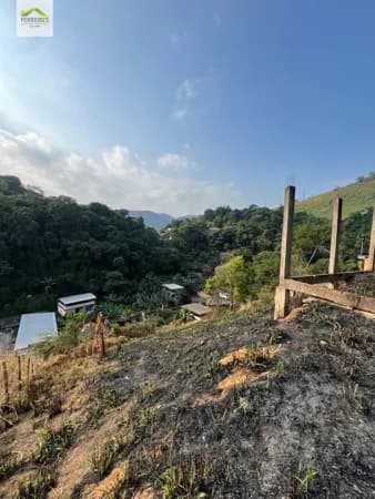 Terreno de 1.600m² em Vila Canaã