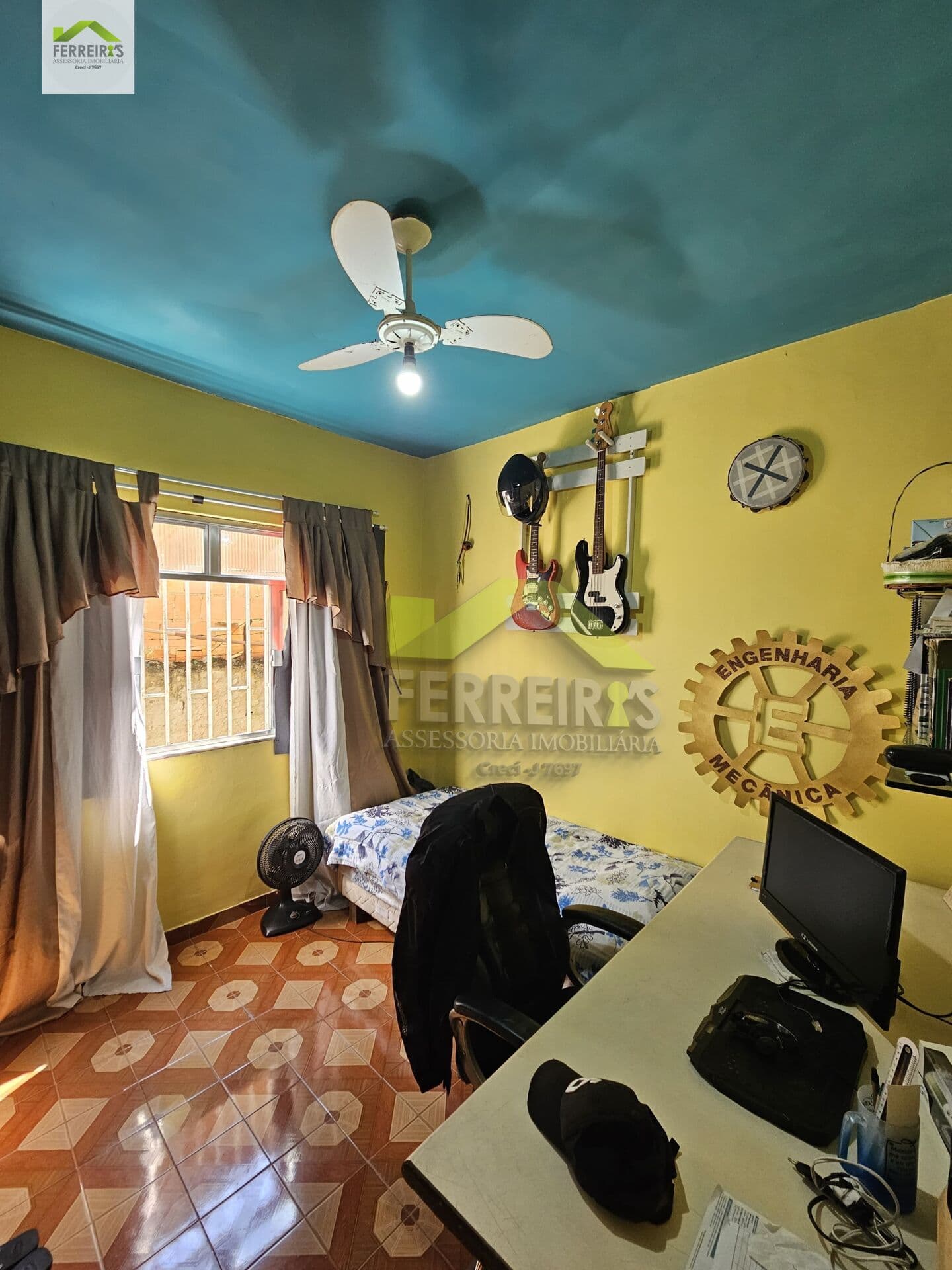 Casa Ampla com Quintal, Garagem e Terraço – Jardim Rotsen
