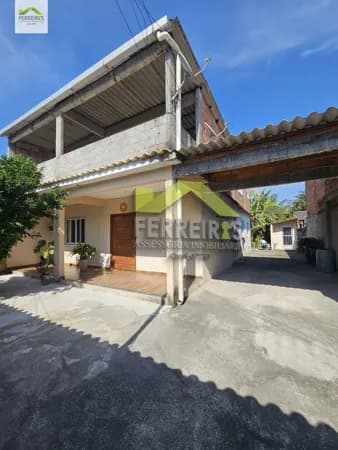 Casa com 3 quartos e garagem perto da Aut. Club