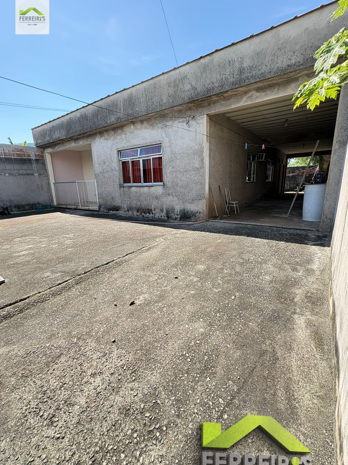 Oportunidade em Parque Paulista, casa com quintal e 2 quartos.