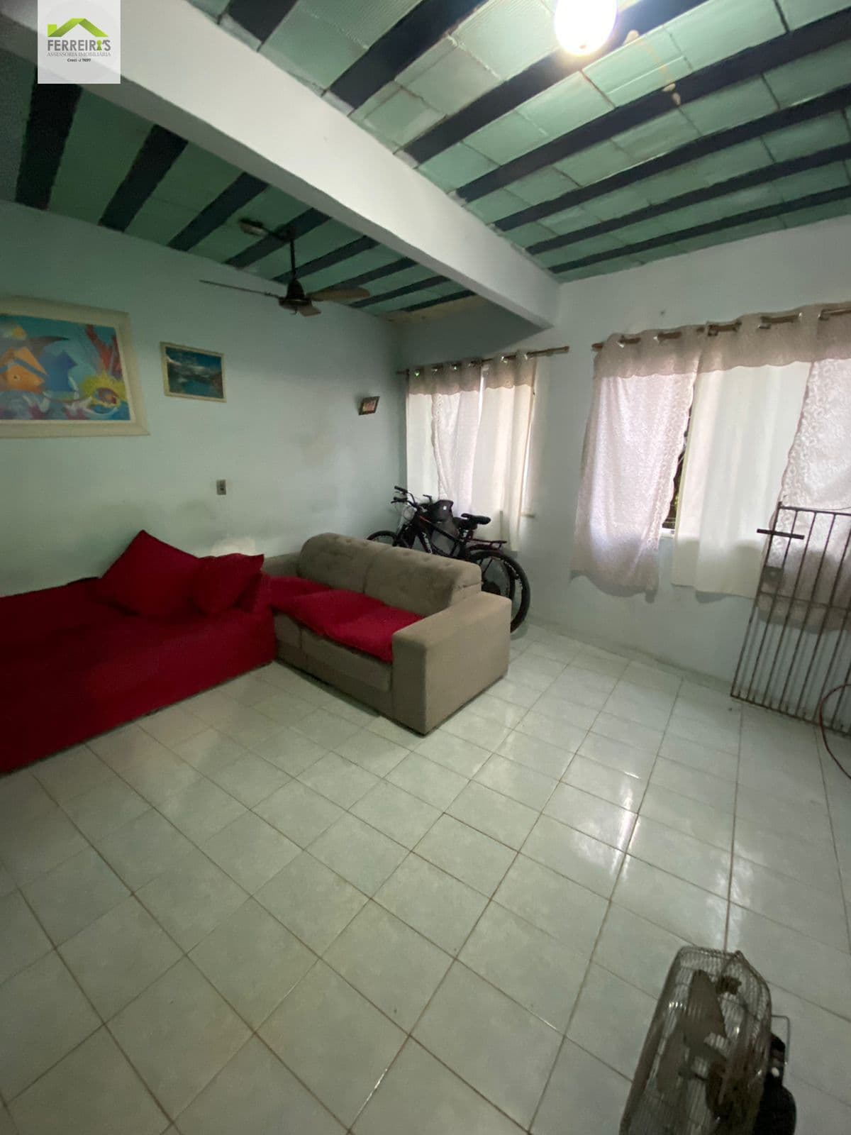 Casa de 4 quartos a 5min da Praça da Mantiquira!