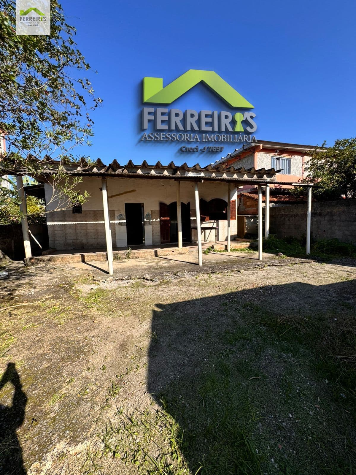 Casa com quintal na Taquara (Duque de Caxias).