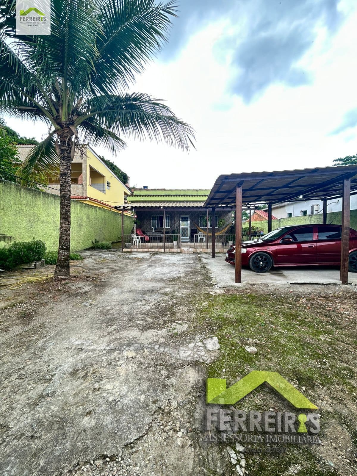 CASA COM QUINTAL EM PIABETÁ
