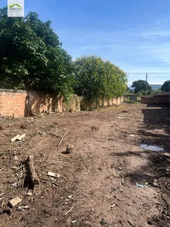 Terreno espaçoso, bem localizado e pronto pra construir seu imóvel.