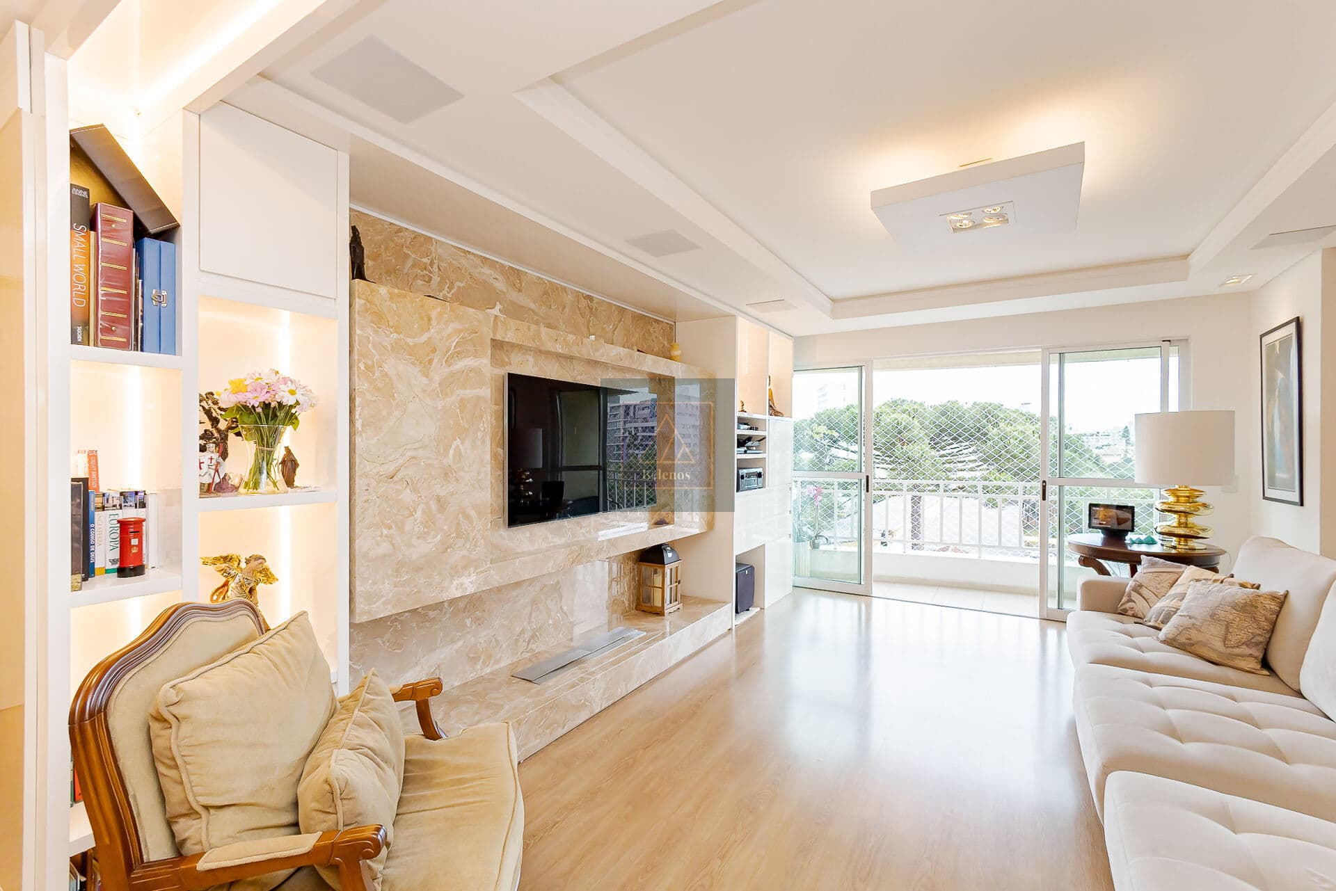 Apartamento Exclusivo no Ahú, Mobiliado, com 127,91 m² e Infraestrutura Completa