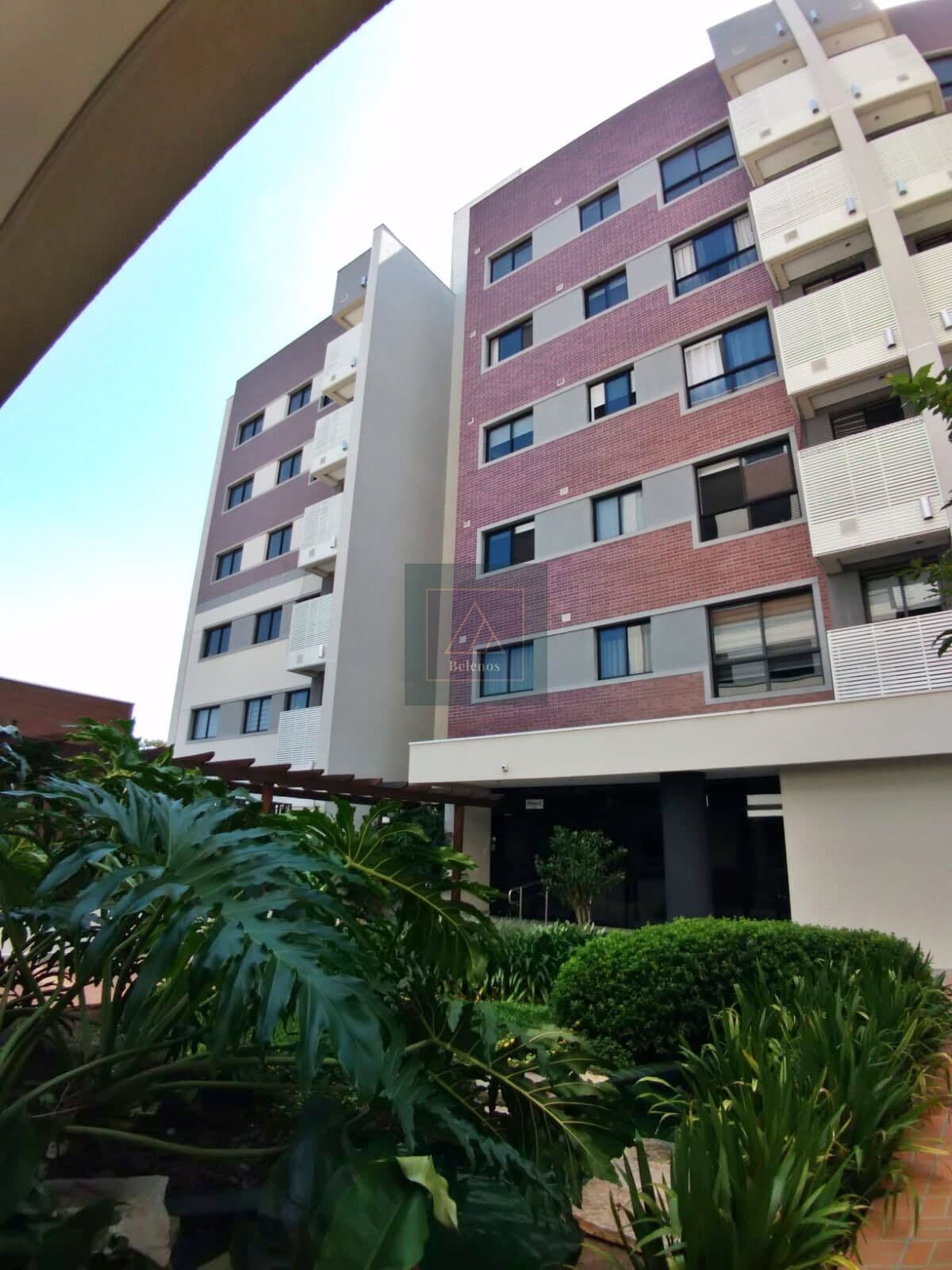 Condomínio Clube próximo ao Parque Barigui - 3 quartos. 1 suíte. Vaga dupla. 71,32 m² privativos. Face Oeste.