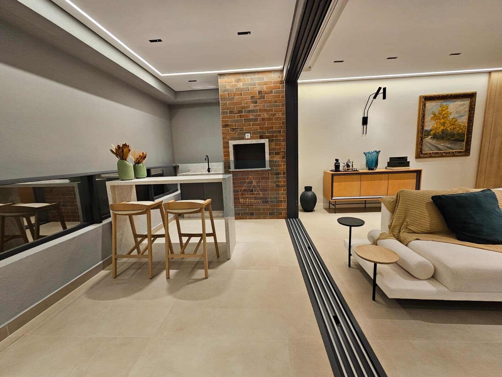 LANÇAMENTO no Água Verde. 155m². 3 suítes. 2 vagas.