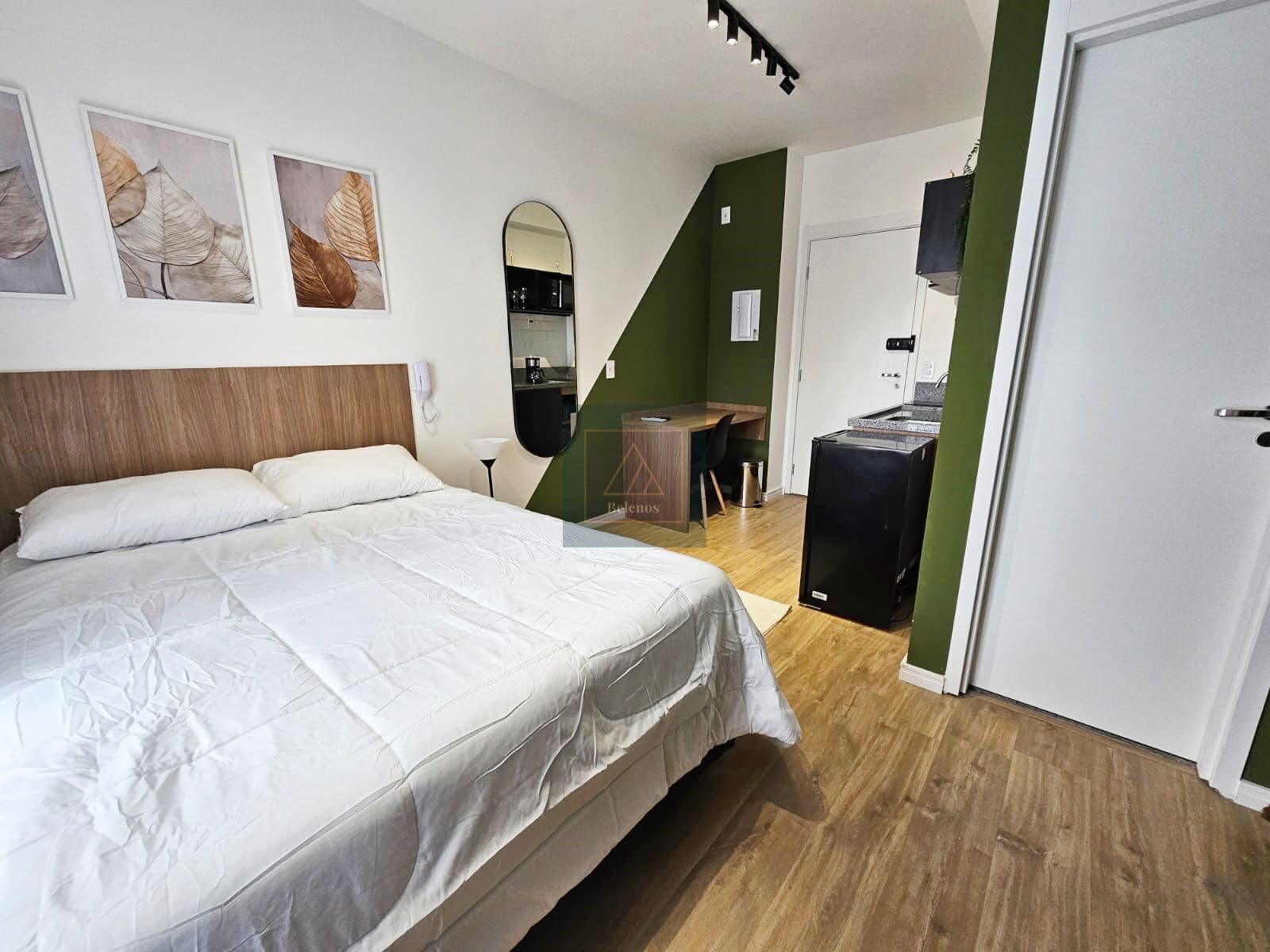 Studio Rua Augusta - 21m². Mobiliado e decorado.