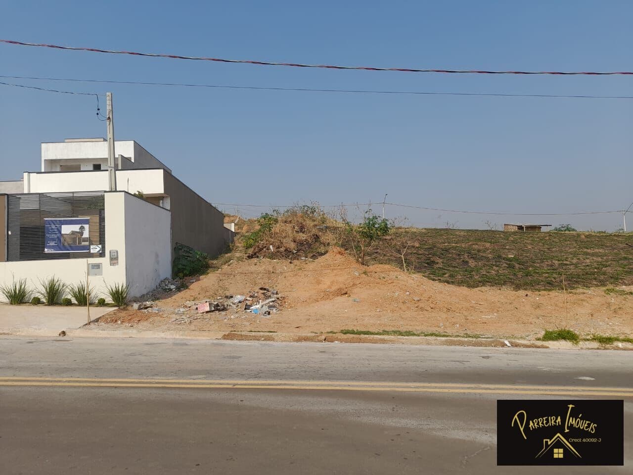 TERRENO EM LOTEAMENTO MUITO BEM LOCALIZADO
