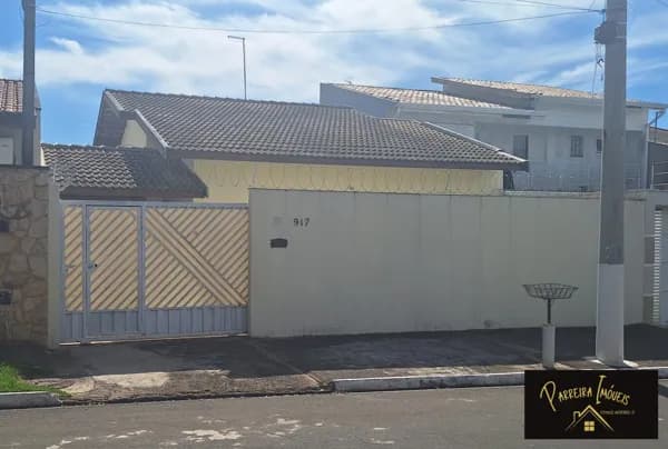Casa Padrão em Sumaré 3 dormitórios