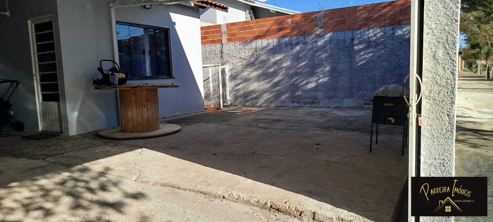Casa Padrão Em Ótima Região!