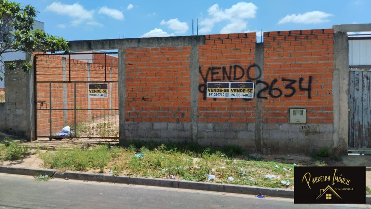 TERRENO EM LOTEAMENTO MURADO COM UMA EDÍCULA
