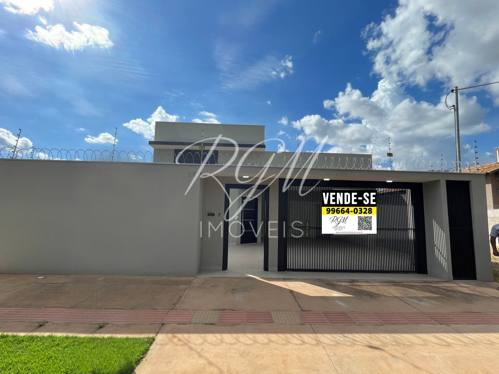 Casa Alto Padrão na Vila Morumbi, com 3 dormitórios em Campo Grande,MS