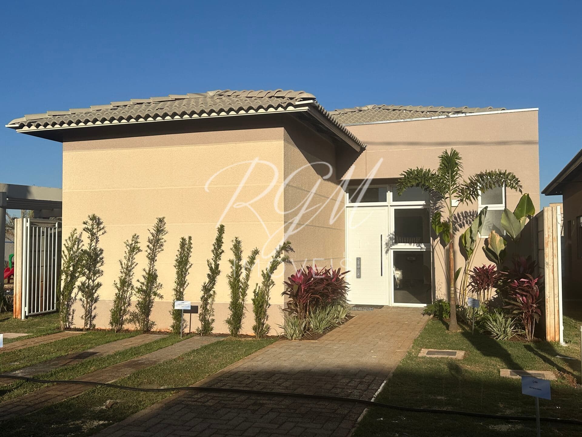Casa em Condomínio Bosque dos Ipes, com 3 dormitórios em Campo Grande,MS