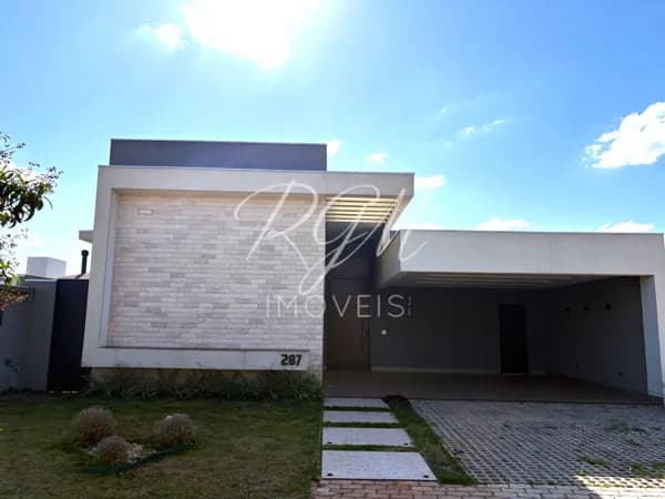 Casa em Condomínio Alphaville II com 3 suítes em Campo Grande, MS