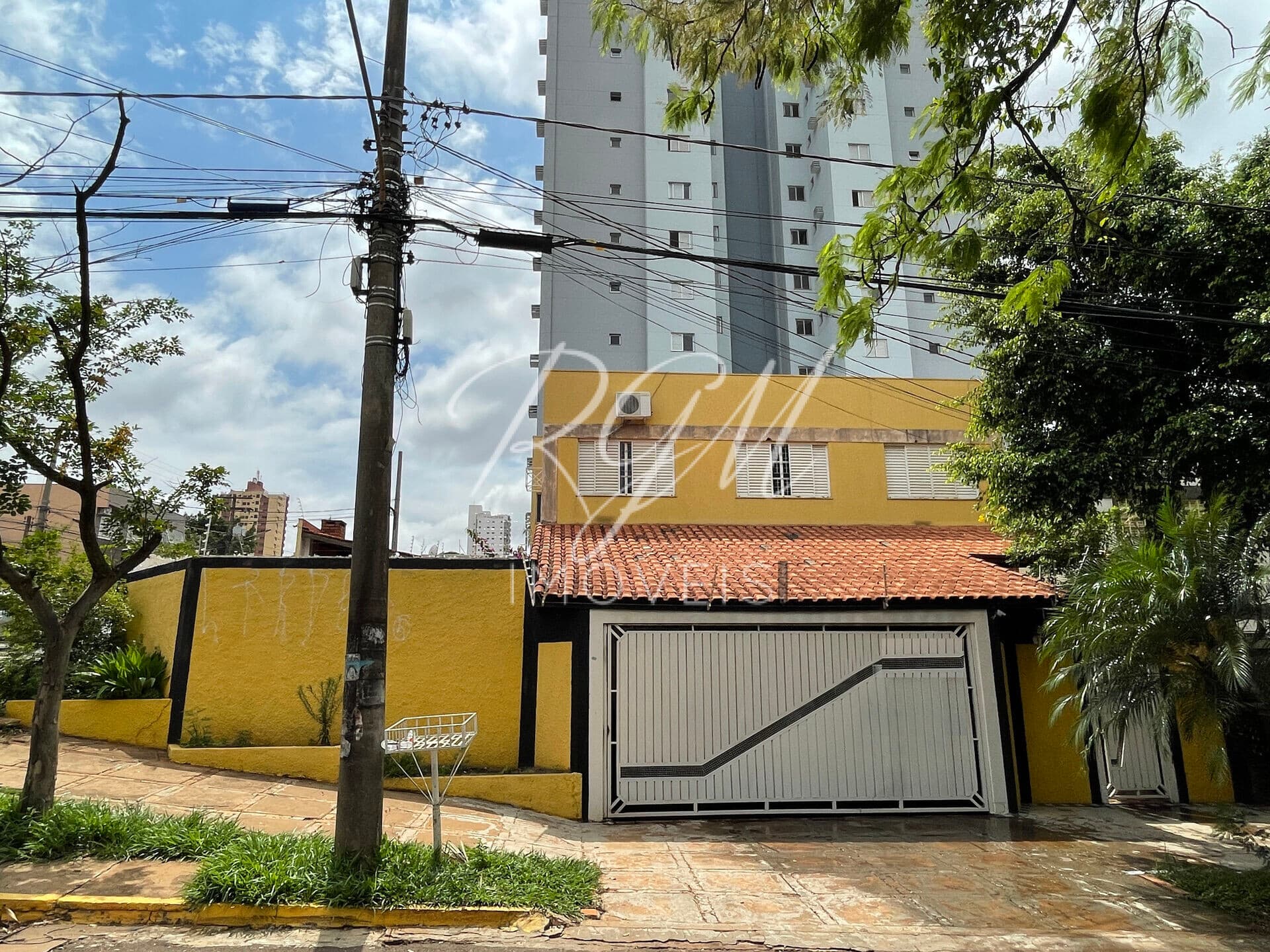 Sobrado de Esquina à Venda no Bairro São Francisco