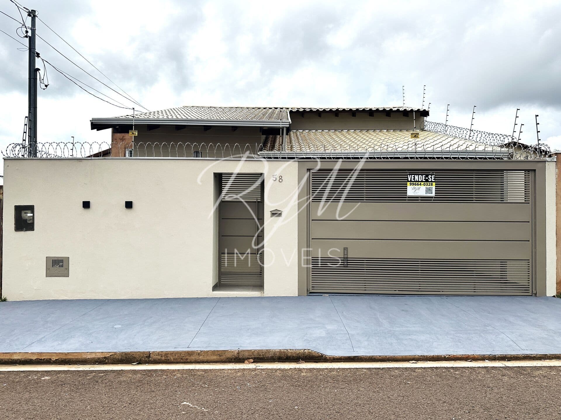 Excelente Casa no Bairro Portal do Panamá em Campo Grande,MS, 3 dormitórios, sendo 1 suite