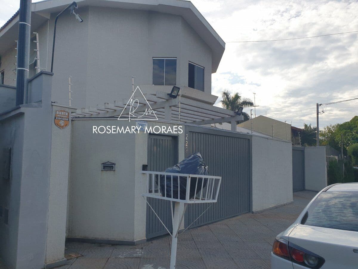 Sobrado Padrão para Venda em Itanhangá Park Campo Grande-MS