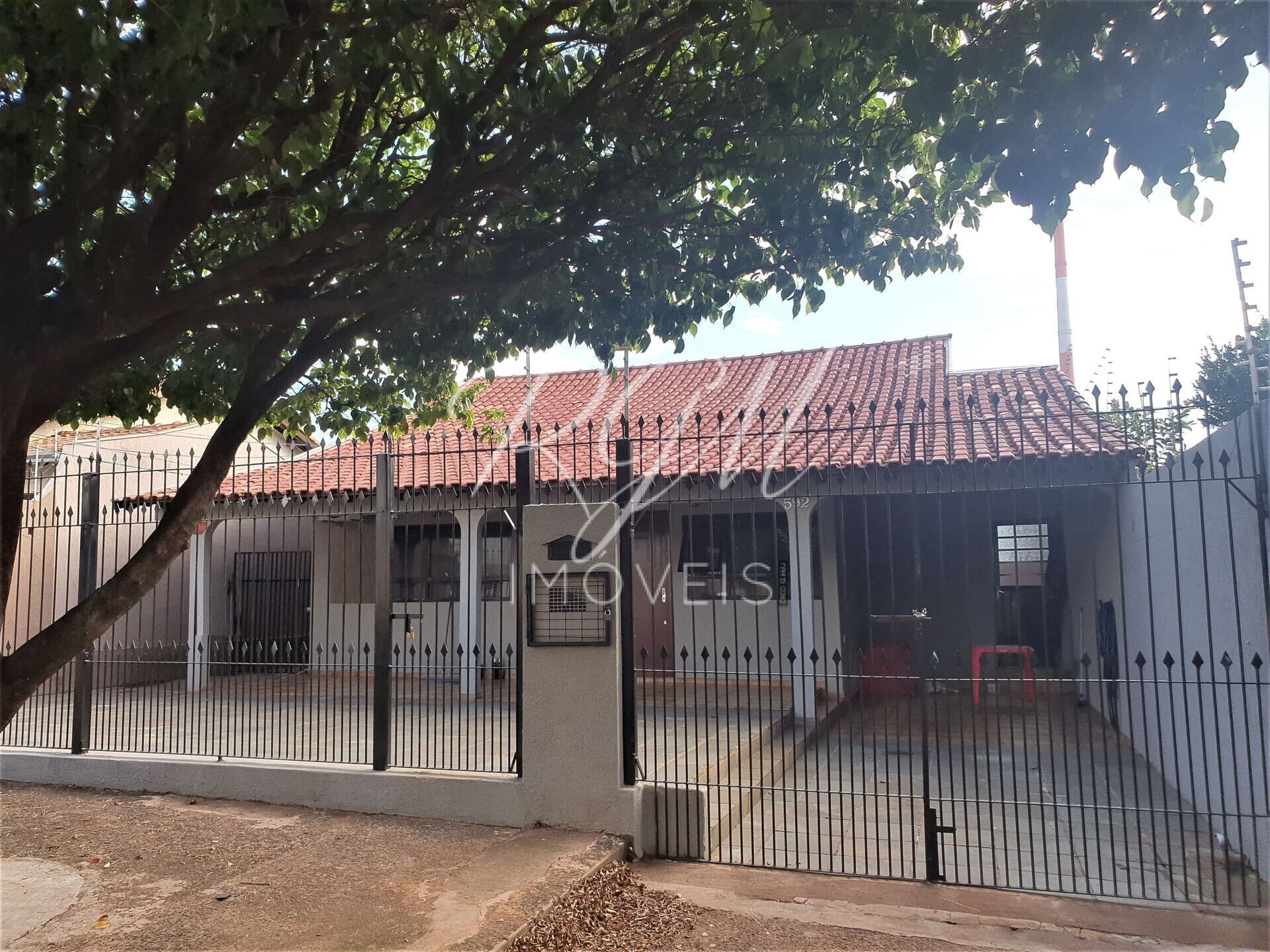 Casa bem estruturada com 3 dormitórios (1 suíte) na Vila Marcos Roberto em Campo Grande MS