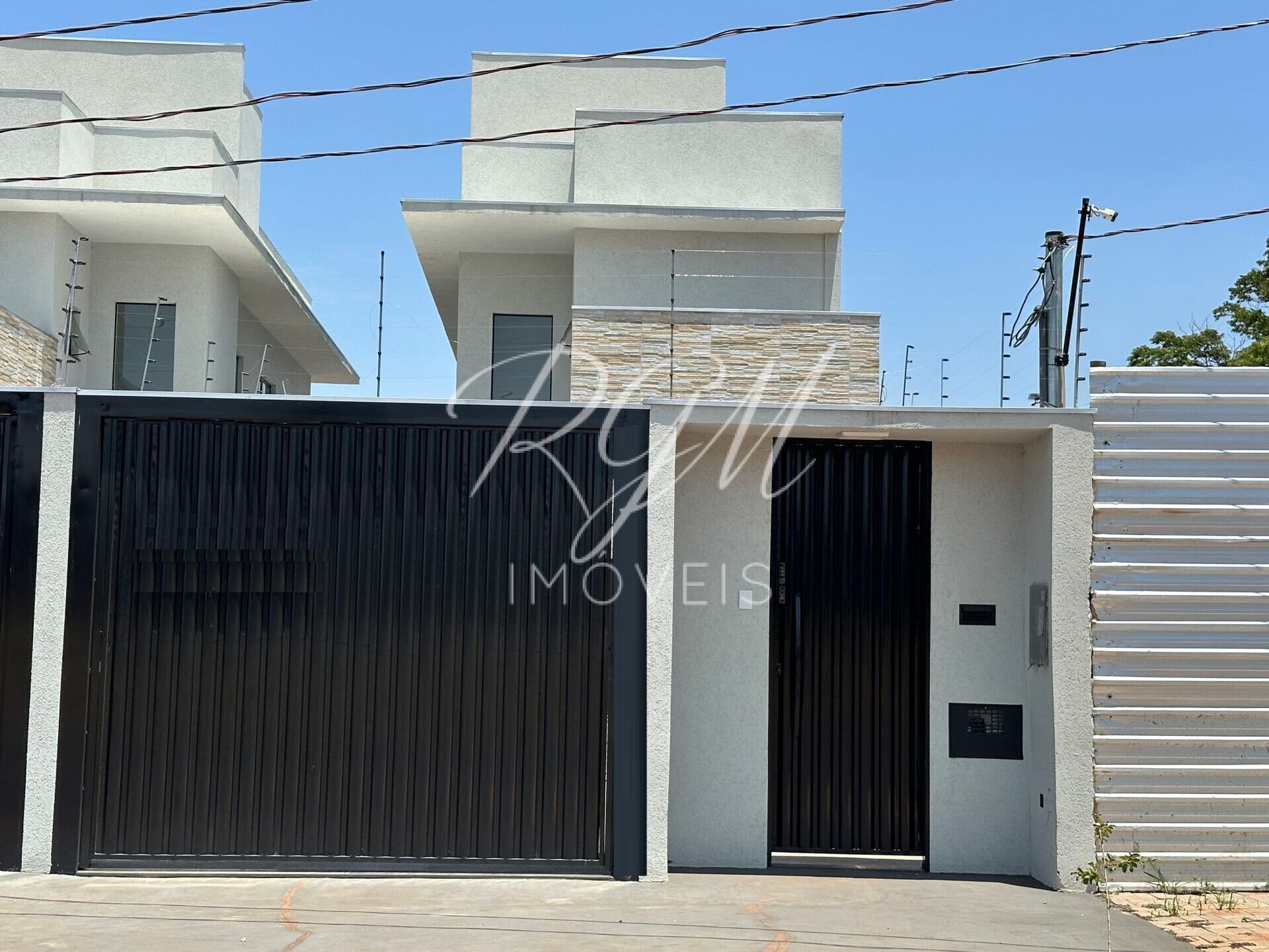 Sobrado novo com suite e 2 quartos em Campo Grande MS no Jardim Montevideu