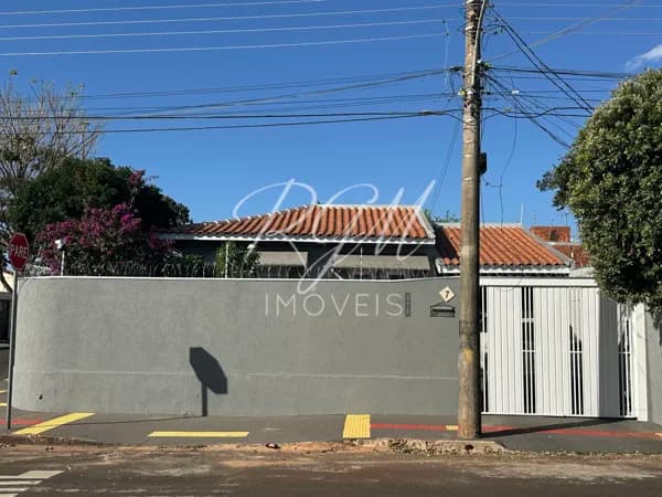Casa de esquina no Monte Libano com 3 dormitórios, em Campo Grande, MS