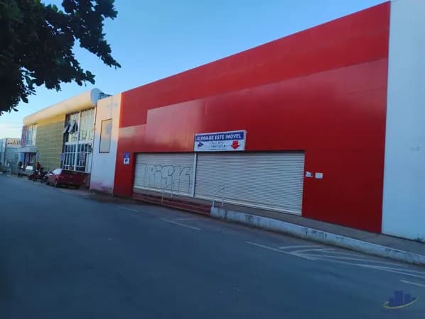 Prédio/Edifício Inteiro em Barreiras - Centro