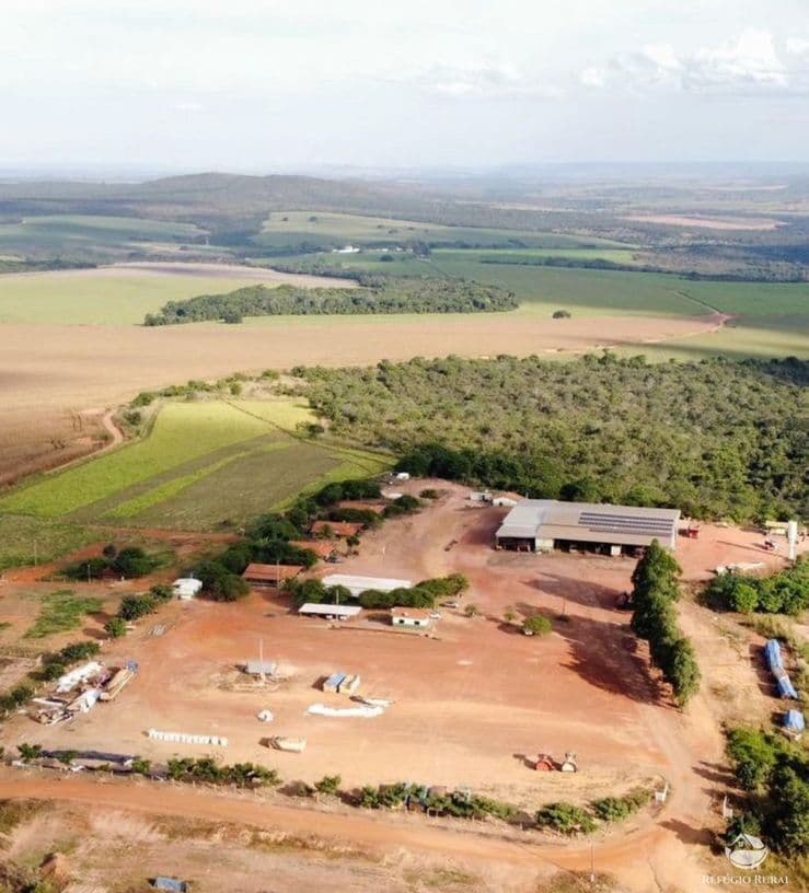 LINDA FAZENDA COM EXCELENTE INFRAESTRUTURA EM PARACATU/MG