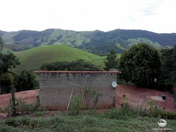 SÍTIO EM MONTEIRO LOBATO/SP