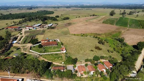 FAZENDA EM PINDAMONHANGABA/SP