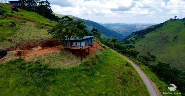 LINDO SÍTIO COM VISTA ESPETACULAR EM SÃO FRANCISCO XAVIER/SJC/SP