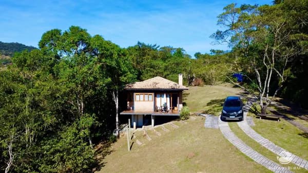 CHALÉ EM SÃO FRANCISCO XAVIER