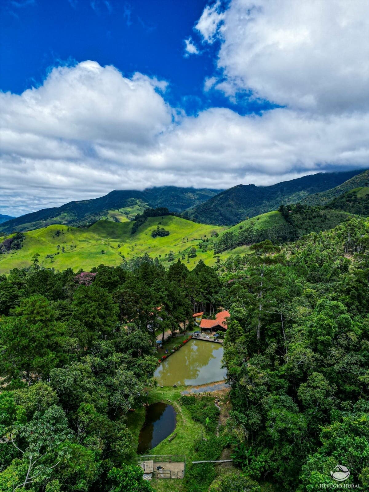 SÍTIO COM CASA, RESTAURANTE, LOJA DE ARTESANATO E LINDA PAISAGEM EM SÃO FRANCISCO XAVIER