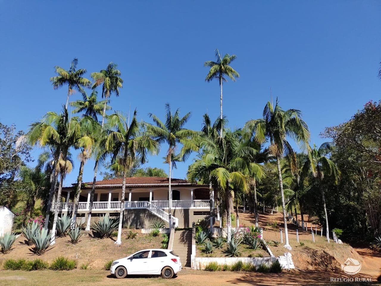 FAZENDA ESPETACULAR COM ESTRUTURA COMPLETA EM OURO FINO/MG