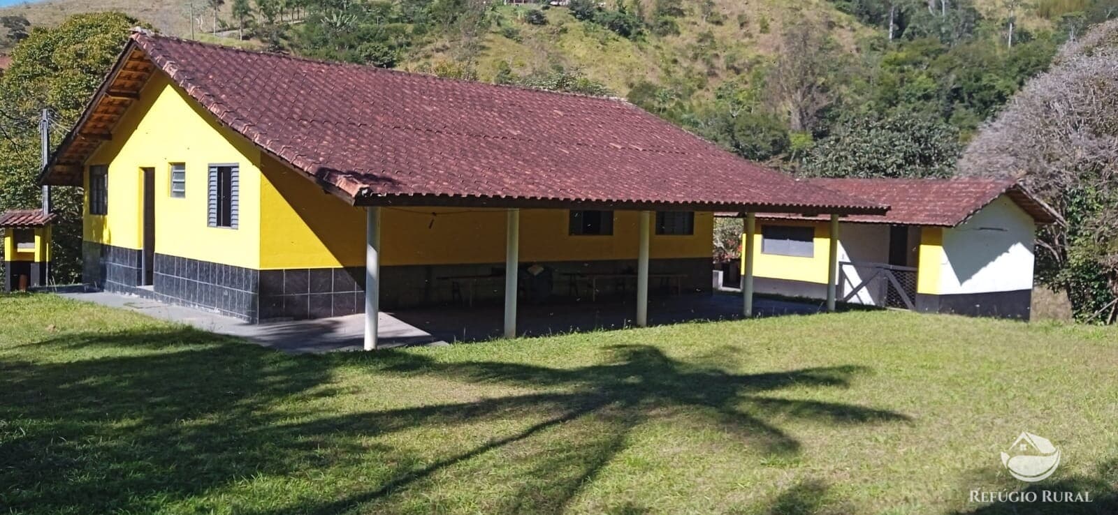 SÍTIO COM LINDA PAISAGEM, EXCELENTE LOCALIZAÇÃO E VÁRIAS NASCENTES