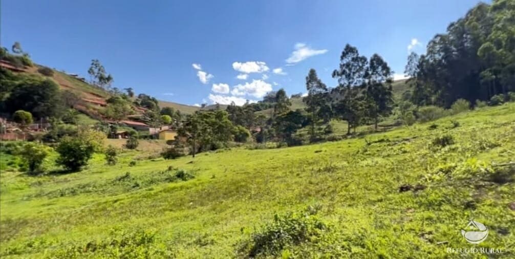 TERRENO EM SANTO ANTÔNIO DO PINHAL COM RIACHO E NASCENTE