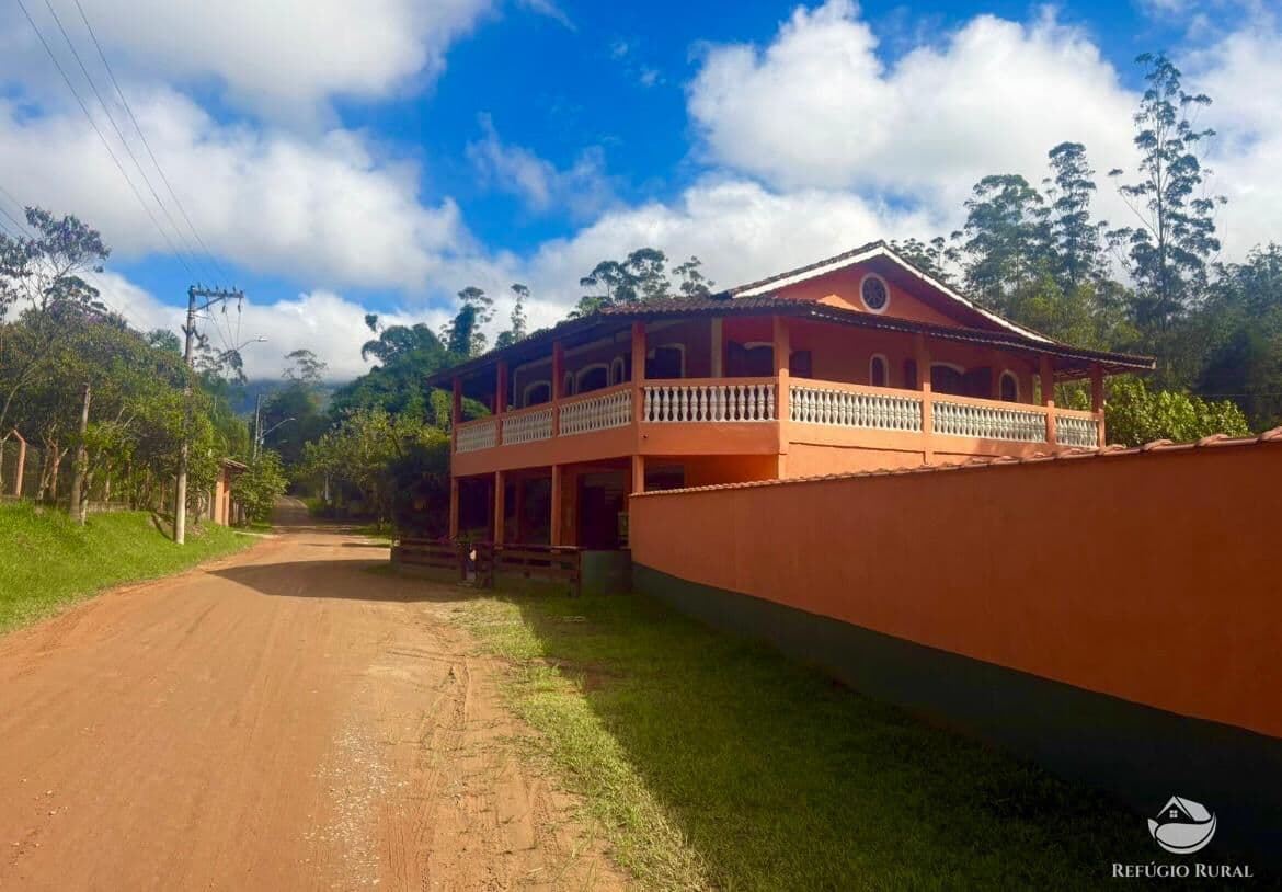 PONTO COMERCIAL E CASA ACONCHEGANTE EM SÃO FRANCISCO XAVIER/SJC/SP