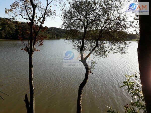 Terreno no loteamento Vila Torres