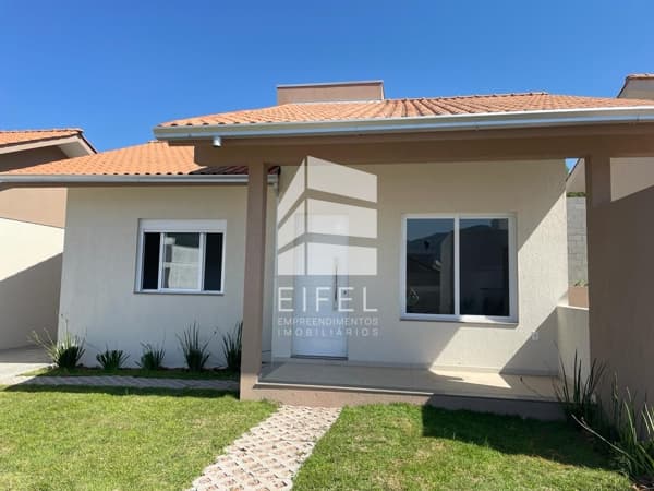 CASA EM COMDOMÍNIO FECHADO