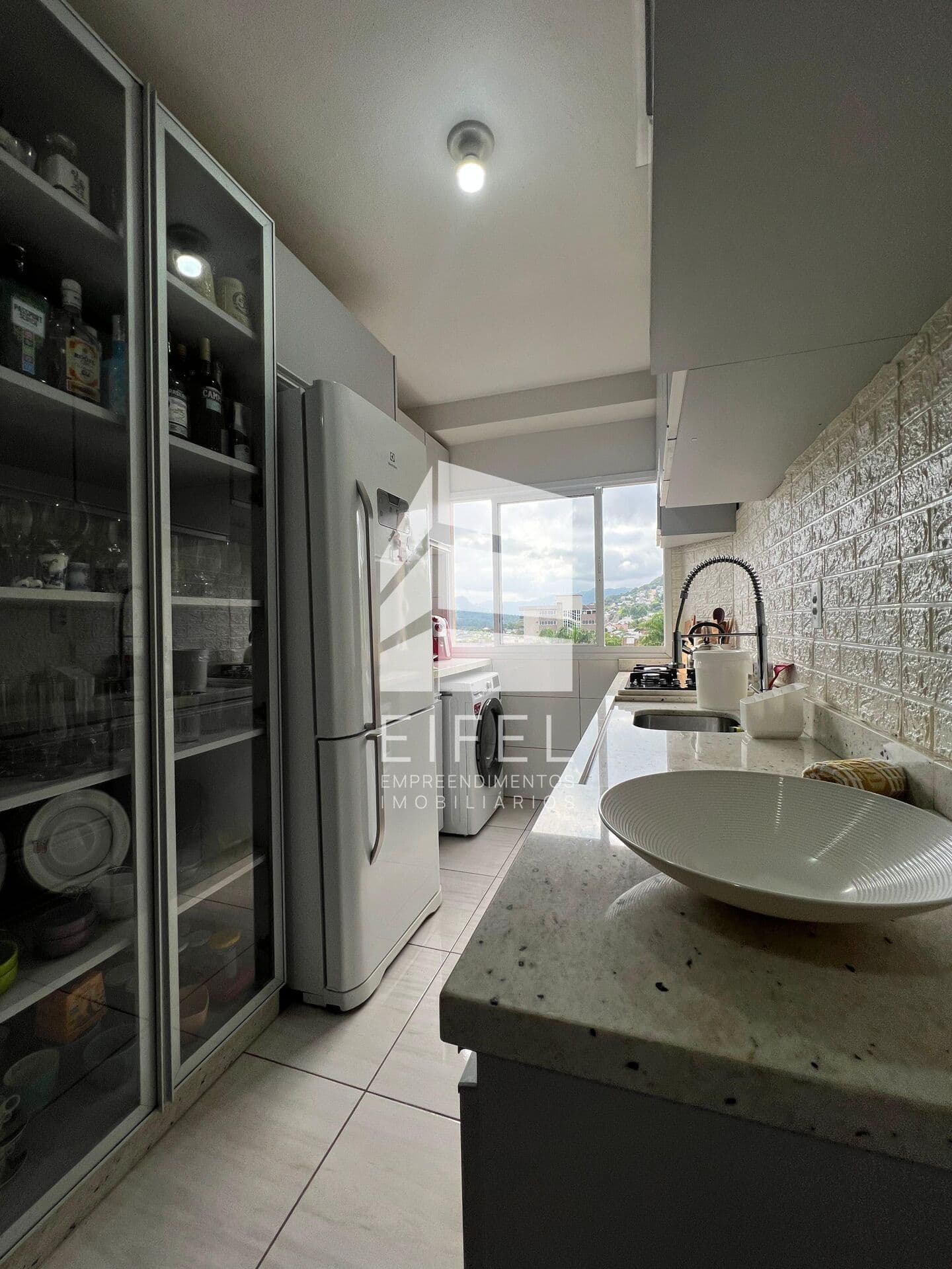 Apartamento Semi mobiliado