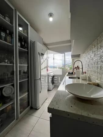 Apartamento Semi mobiliado